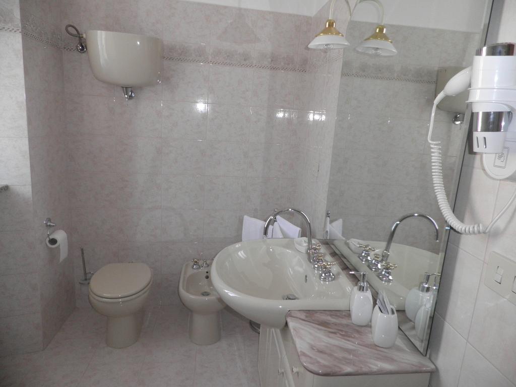 Piazza Degli Angeli Hotel Assisi Room photo