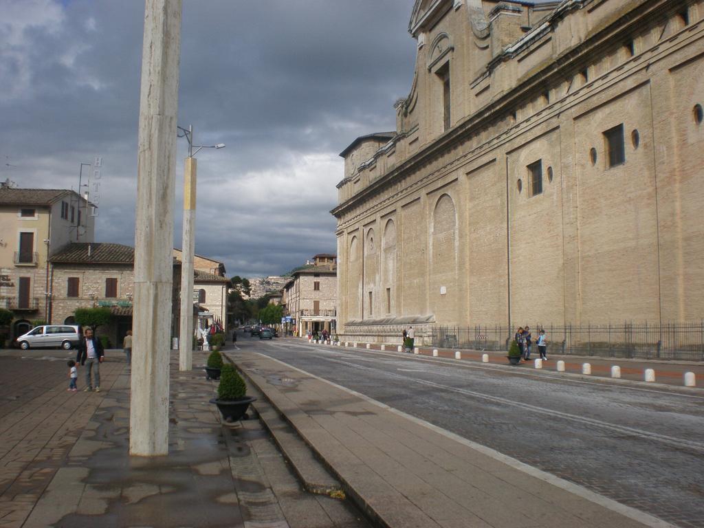 Piazza Degli Angeli Hotel Assisi Exterior photo